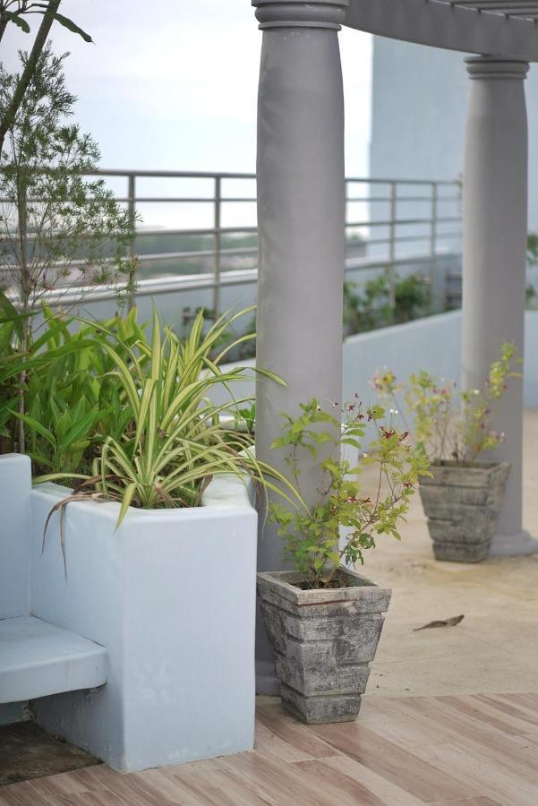 Quince Studio W/ Balcony Orochi Staycation Ph At Loop Tower Cdo Cagayan de Oro Zewnętrze zdjęcie